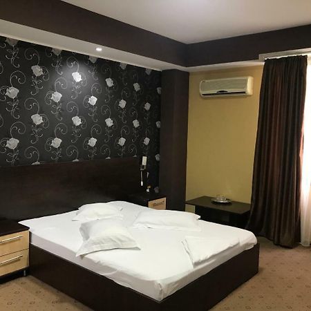 Hotel Bulevard Drobeta Turnu Severin Dış mekan fotoğraf