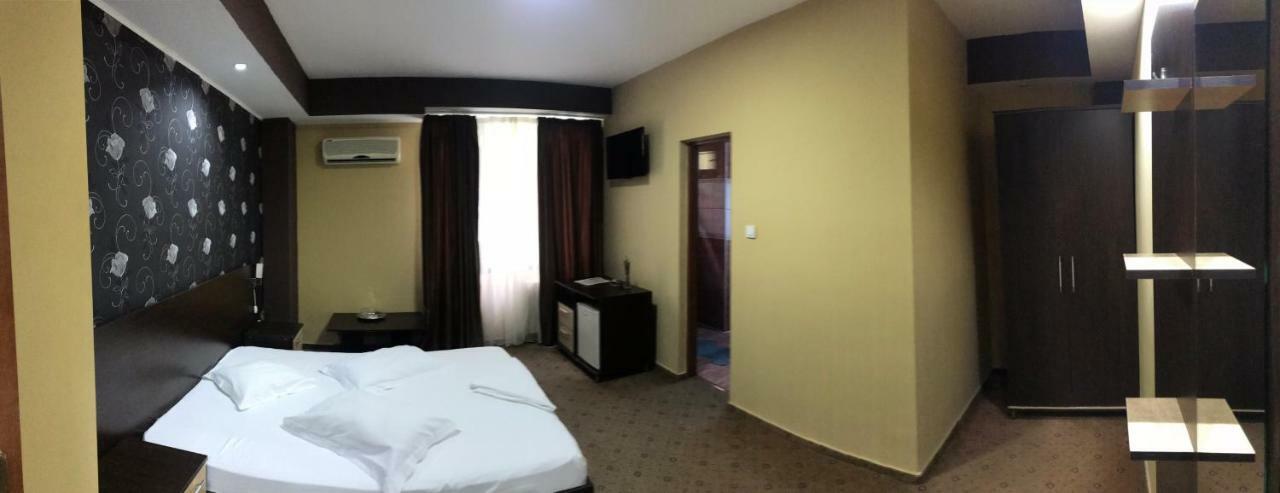 Hotel Bulevard Drobeta Turnu Severin Dış mekan fotoğraf