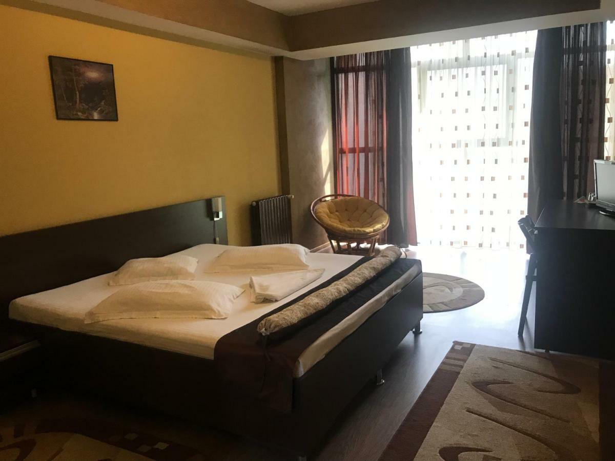 Hotel Bulevard Drobeta Turnu Severin Dış mekan fotoğraf
